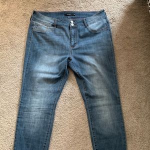 Light wash skinny jeans